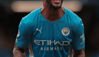 The morning after Man City's penalty shootout defeat to Real Madrid, Kyle Walker and the five-man captain's group went in to see Pep Guardiola; If a player declares himself fit, he is available. Do not ease up, ‘Push us to the limit,’ was the message. [via @Jack_Gaughan]