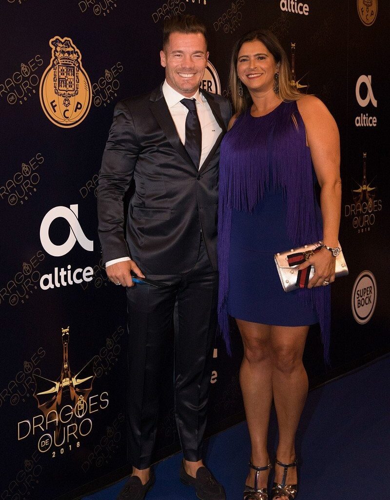 Existe a forte suspeita de que Fernando Madureira e Sandra Madureira tenham retirado ilicitamente dinheiro da venda de bilhetes do FC Porto.