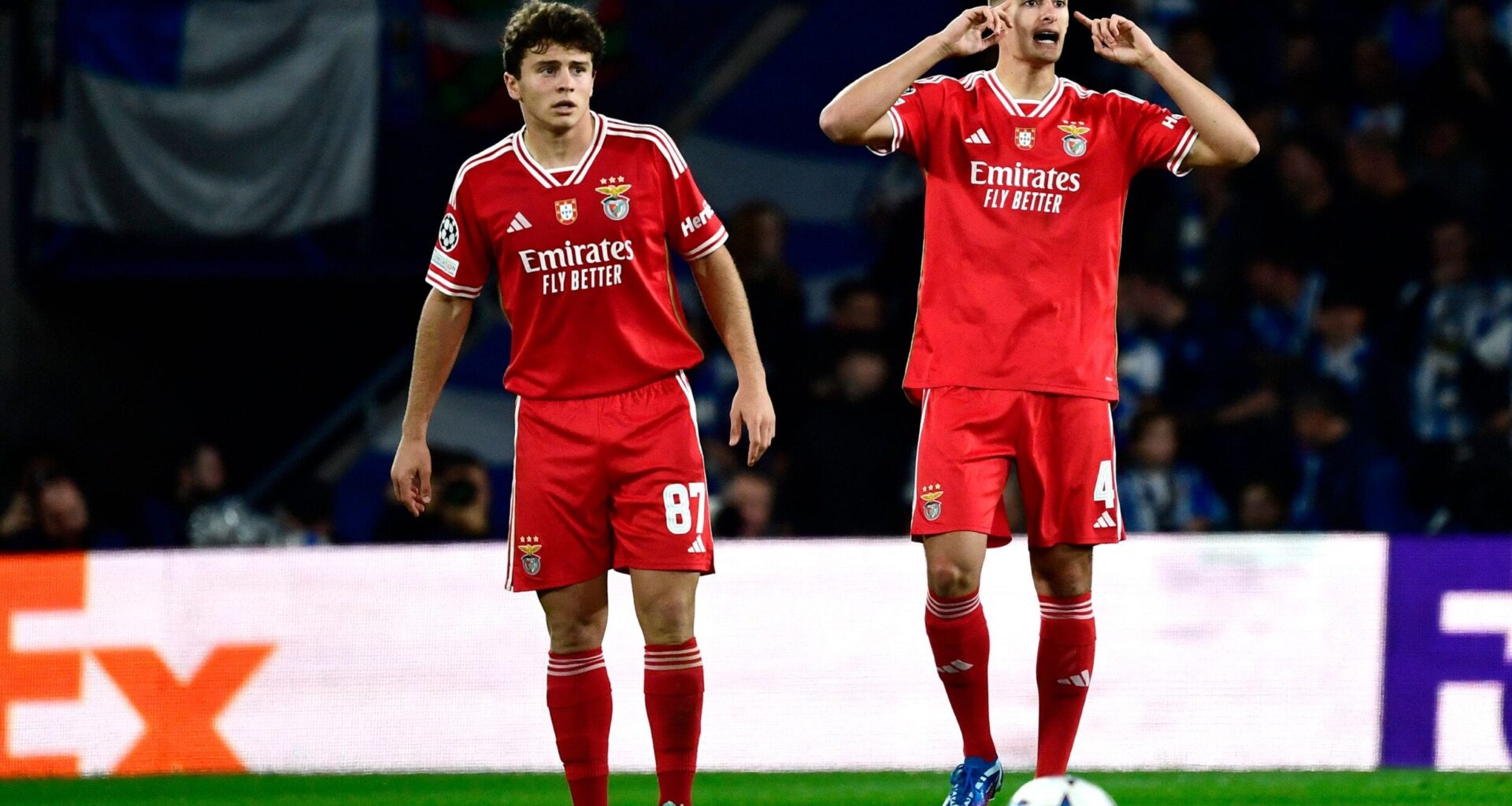 Manchester United vai avançar por António Silva e João Neves