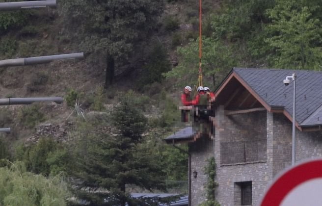 La reducció del cabal ha estat decisiva per localitzar el cos de l'obrer que ha caigut al Valira