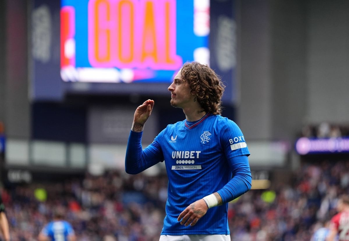 Vídeo: Fábio Silva marca na reviravolta do Rangers e tem festejo polémico