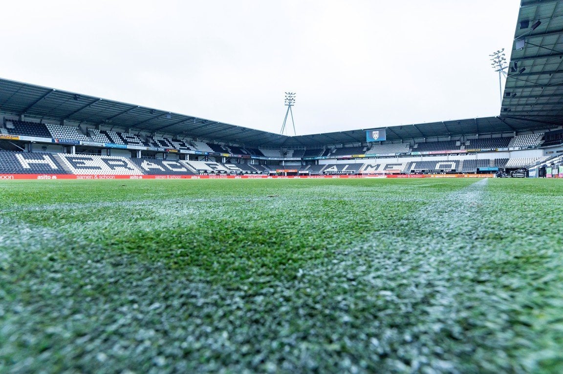 Heracles starts removal of astro turf