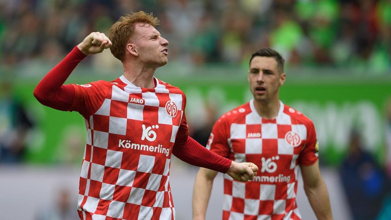 Erster Auswärtssieg der Saison: Mainz feiert in Wolfsburg den Klassenerhalt