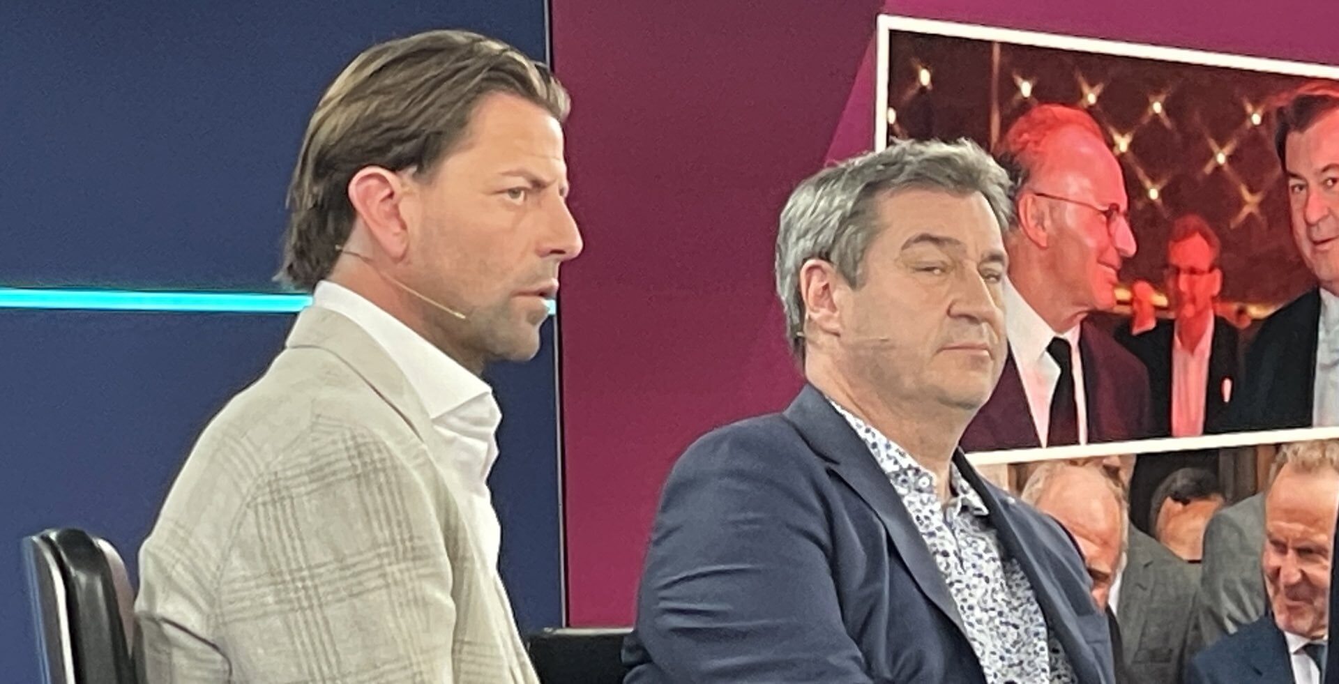 Markus Söder bei Sky: „Mein Verhältnis zu Uli Hoeneß ist sehr gut. Ich finde das Bashing über ihn völlig übertrieben. Die Probleme liegen woanders. Nämlich in der Entwicklung. Manche Spieler verdienen zu viel für ihre Leistungen. Die, die man hat, muss man zu Superstars machen. “