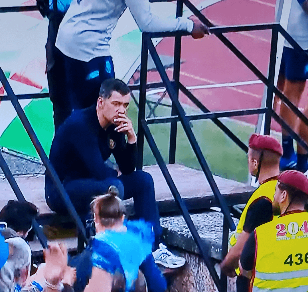 Ainda dizem que os treinadores de bancada não ganham títulos