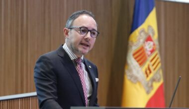 Espot assegura que l'acord no comportarà adoptar un subsidi d'atur com els països veïns