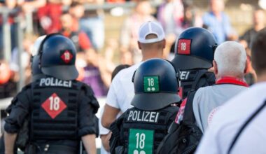 Hessen:  Hitlergruß und Provokationen von Kickers Offenbach-Fans nach Hessenpokalfinale gegen Türk Gücü Friedberg