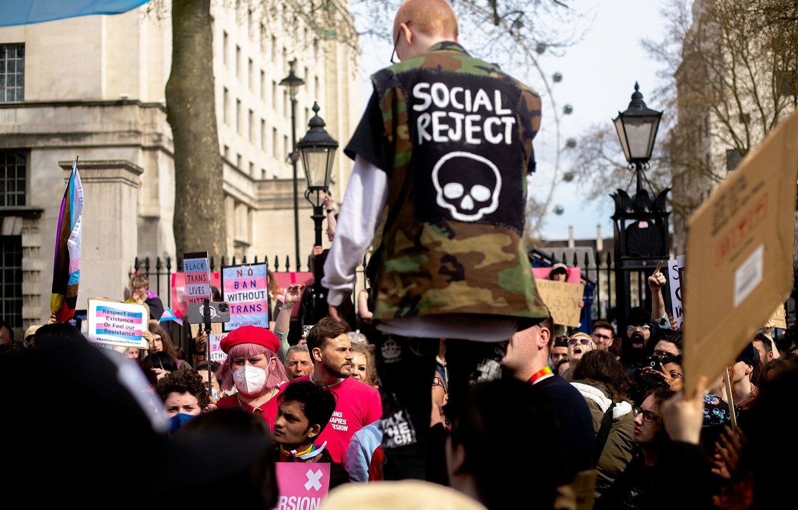 Face au déferlement transphobe, la riposte se construit