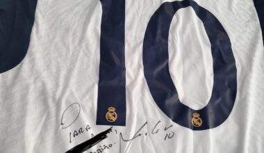 Got a jersey autographed by my favourite player. Unbelievably happy today :)