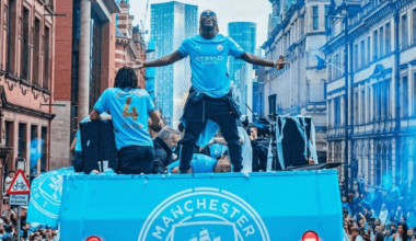 Doku Celebrating On The Parade Bus