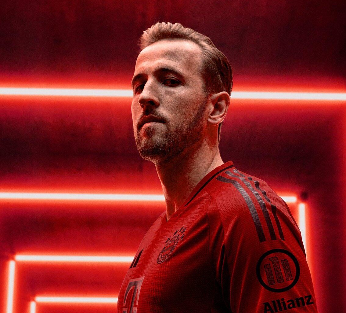 Allianz is the new sleeve sponsor: For the first time in the history of the Bundesliga and Champions League, the badge is a combination of a company logo and a QR code, which FC Bayern fans can use to access exclusive promotions on an ongoing basis