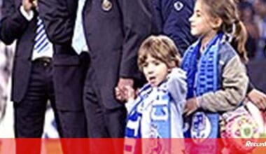 Maquina do Tempo  (06 setembro 2004) Super Dragão fez ameaça de morte
MOURINHO EXPLICA COMPORTAMENTO APÓS A FINAL COM O MONACO