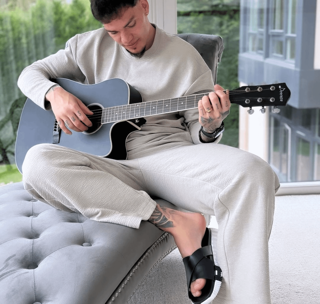 Ederson Recovering At Home [Ederson Instagram @ederson93]