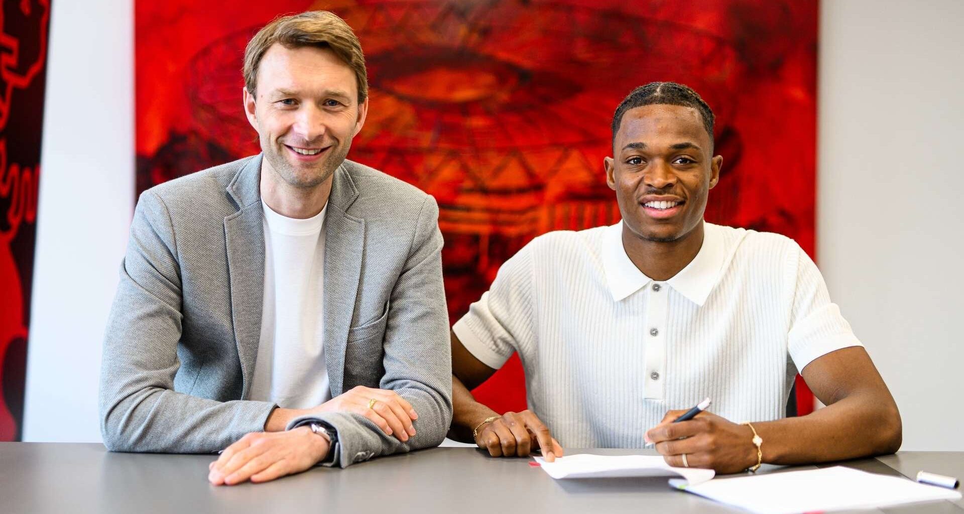 Offiziell: Bayer 04 verpflichtet französischen U21-Nationalspieler Jeanuël Belocian von Stade Rennes für ca. 15 Mio. €