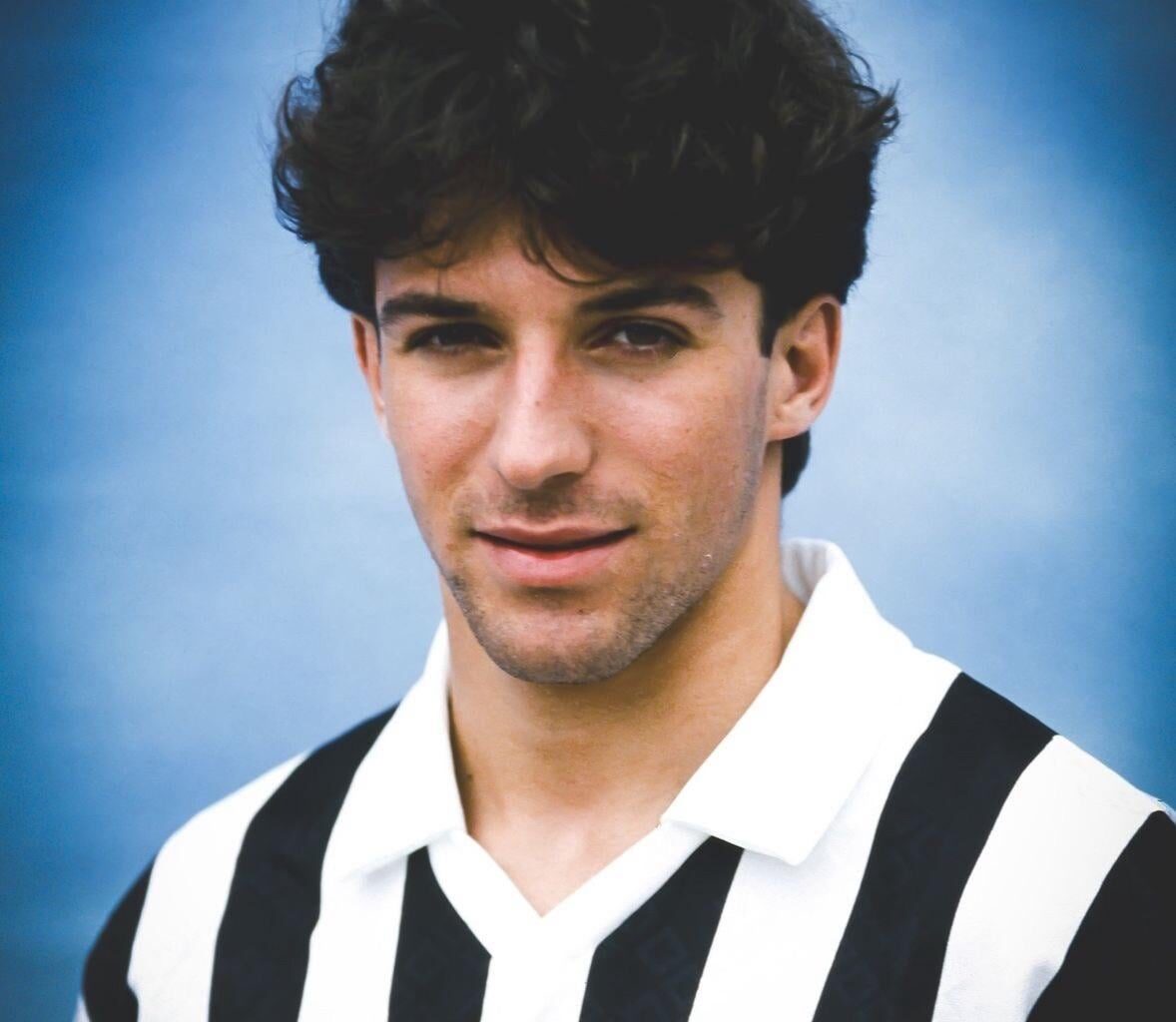 OTD: 31 years ago Del Piero signed his first contract with Juve