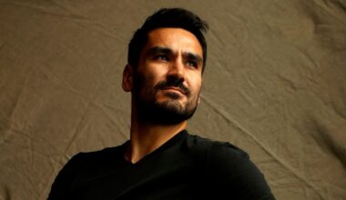Gündoğan: "Wir waren auf einem Basar und wollten gefälschte Trikots kaufen. Für Einheimische waren die Preise niedriger als für Touristen. Beim Verhandeln habe ich aus etwas auf Deutsch zu meinem Bruder gesagt. Wir mussten schließlich den Touristenpreis zahlen, der natürlich doppelt so hoch war."