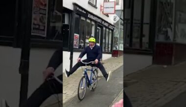 Ed Davey cycles down steep Welsh hill as Lib Dems launch Wales election campaign