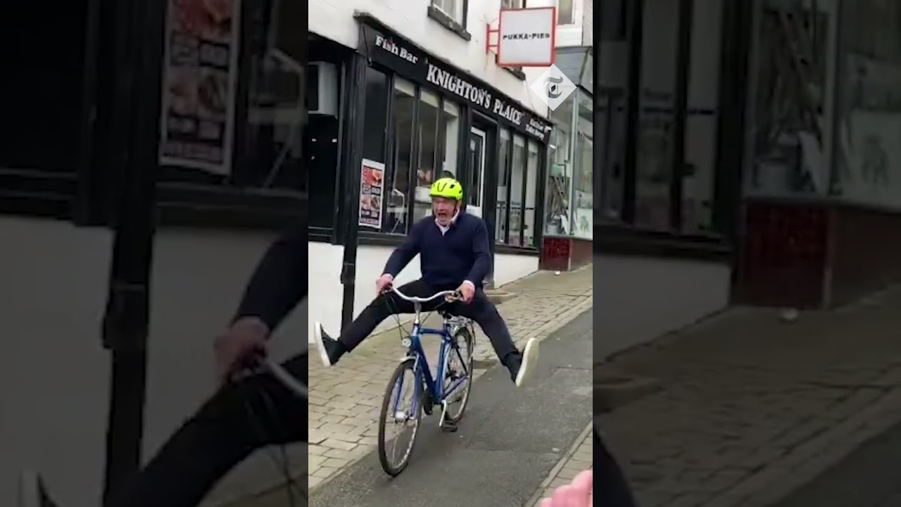 Ed Davey cycles down steep Welsh hill as Lib Dems launch Wales election campaign