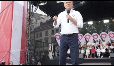 Donald Tusk en campagne pour inciter les Polonais à aller voter