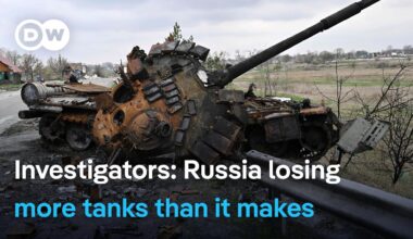 Is Russia at risk of running out of tanks? | DW News