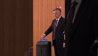 Labour MP shreds Tory party manifesto 🧾 #news #shorts