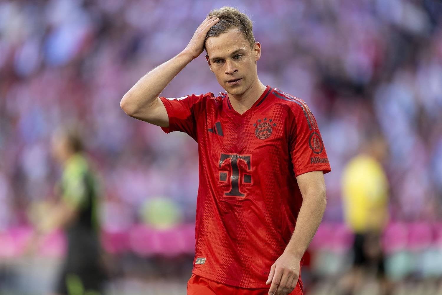 Joshua Kimmich is currently unlikely to extend his contract at Bayern. A separation is getting closer. The player would be ready to go into the final year of his contract. Bayern, willing to sell this summer. Talks with Kimmich will take place after the Euros [@Plettigoal, @SkySportNews]