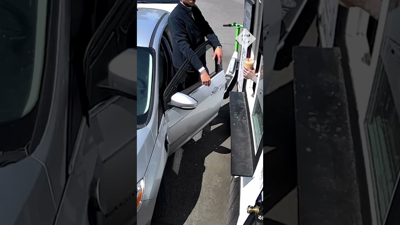 Seattle: Barista smashes aggressive customer's windscreen with a hammer