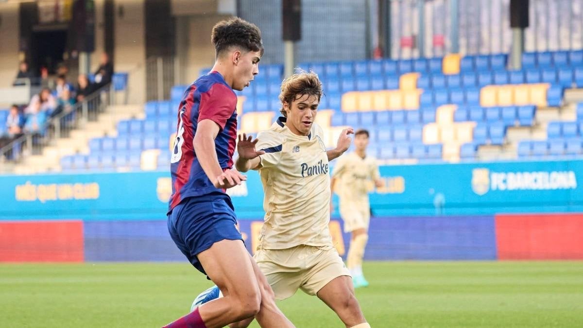 [Sergi Capdevila & Toni Juanmarti] Total agreement for Marc Bernal's renewal! The midfielder has decided to stay at Barça and will sign until 2026 plus another three years. Bernal, considered by the club to be a key player for the future, will spend the pre-season with the first team.
