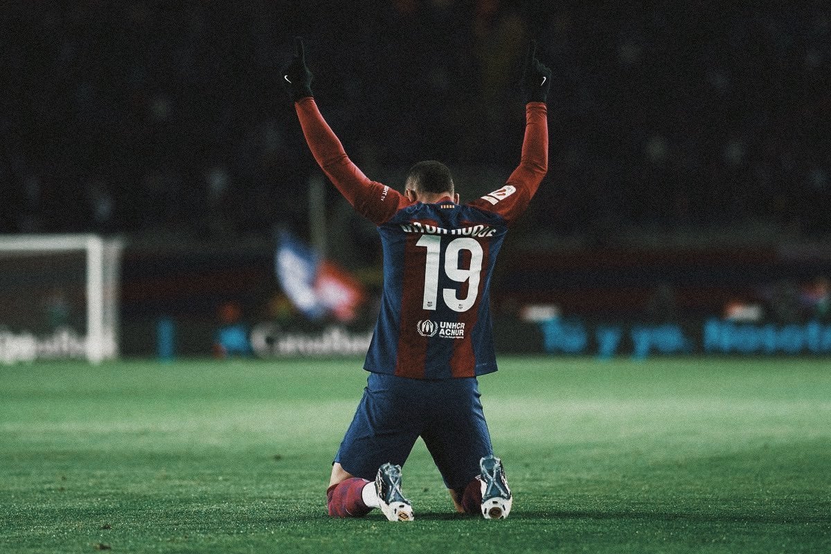 Hansi Flick has given his approval for Vitor Roque to stay. Up to the club now to register him. @joaquimpiera