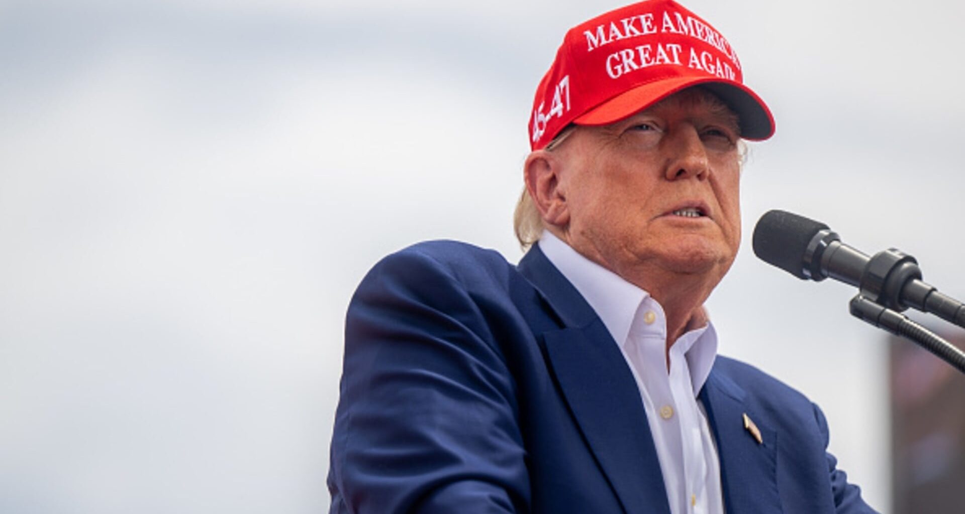 Trump floats eliminating U.S. income tax and replacing it with tariffs on imports