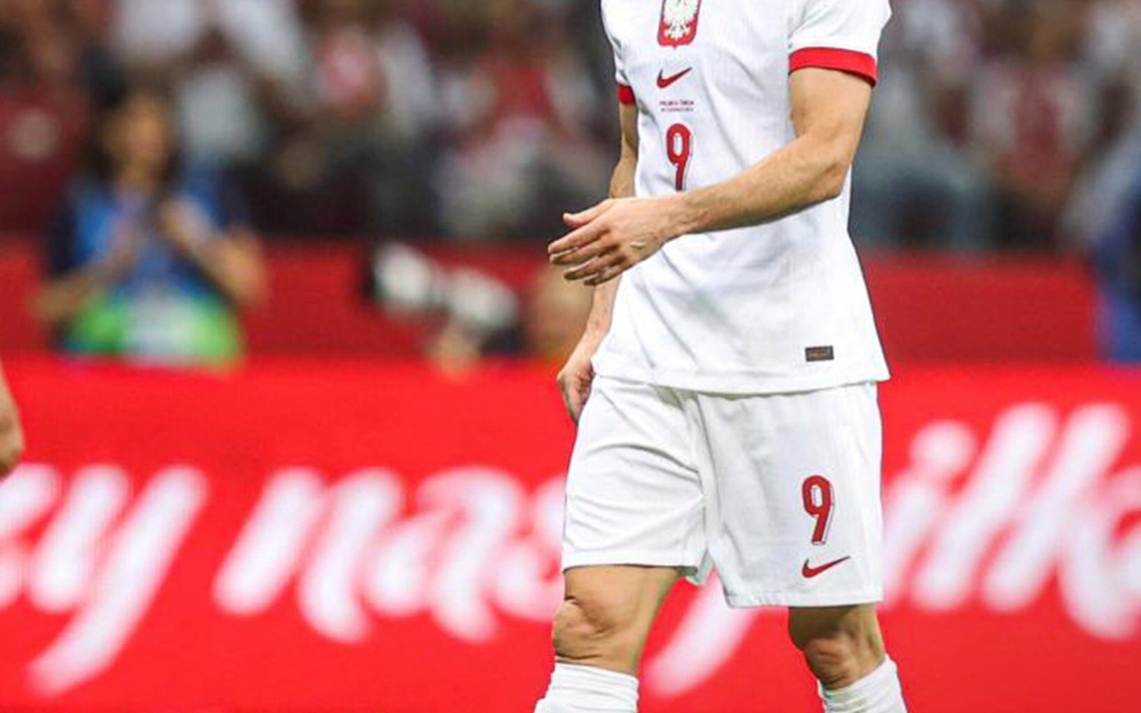 Robert Lewandowski has suffered a rupture of the biceps femoris muscle, which will prevent him from participating in the first match of the tournament. We do everything so that Robert can play in the second meeting, against Austria - informs Jacek Jaroszewski doctor of the staff. [@LaczyNasPilka]