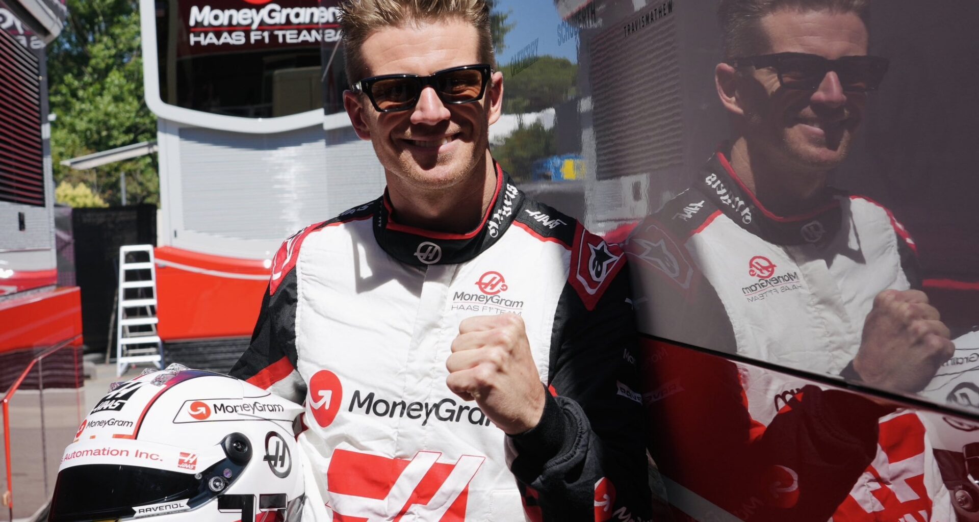 Nico Hülkenberg: Aus aktuellem Anlass von heute an erstmal in den Farben des DFB-Team unterwegs! Eigentlich gibts ja nur 26 Nummern, bin deshalb als 27. Mann natürlich jederzeit startklar falls doch noch Bedarf besteht, Julian Nagelsmann!