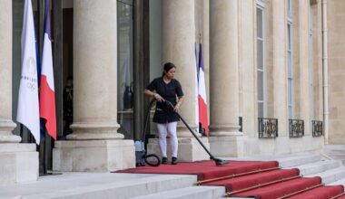 Selon François Patriat, patron des sénateurs macronistes : « Si les Français n'apprécient pas Emmanuel Macron, c’est parce qu’ils sont gris et n’aiment pas ce qui est brillant »