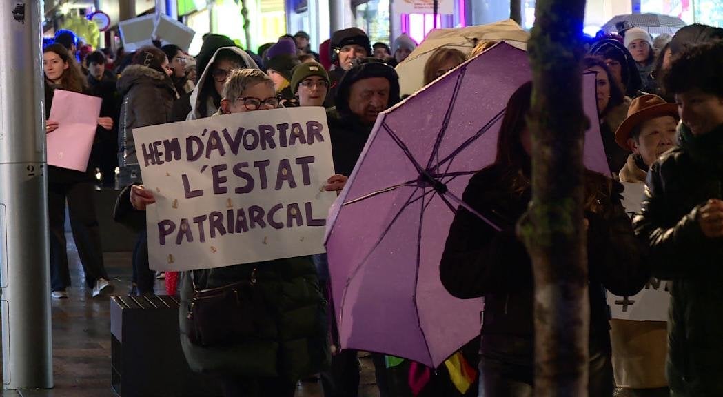 El feminisme apressa a despenalitzar l'avortament