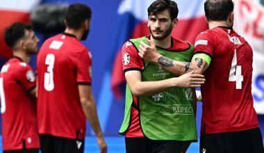 [Le Parisien] PSG wants to sell Milan Škriniar this summer, he has been asked to leave the club. As for Kvaratskhelia, De Laurentiis is now asking for €100M but PSG believes it’s too much, negotiations will continue.