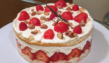 Le petit gâteau fraise/framboise/noisette du weekend 🍰
