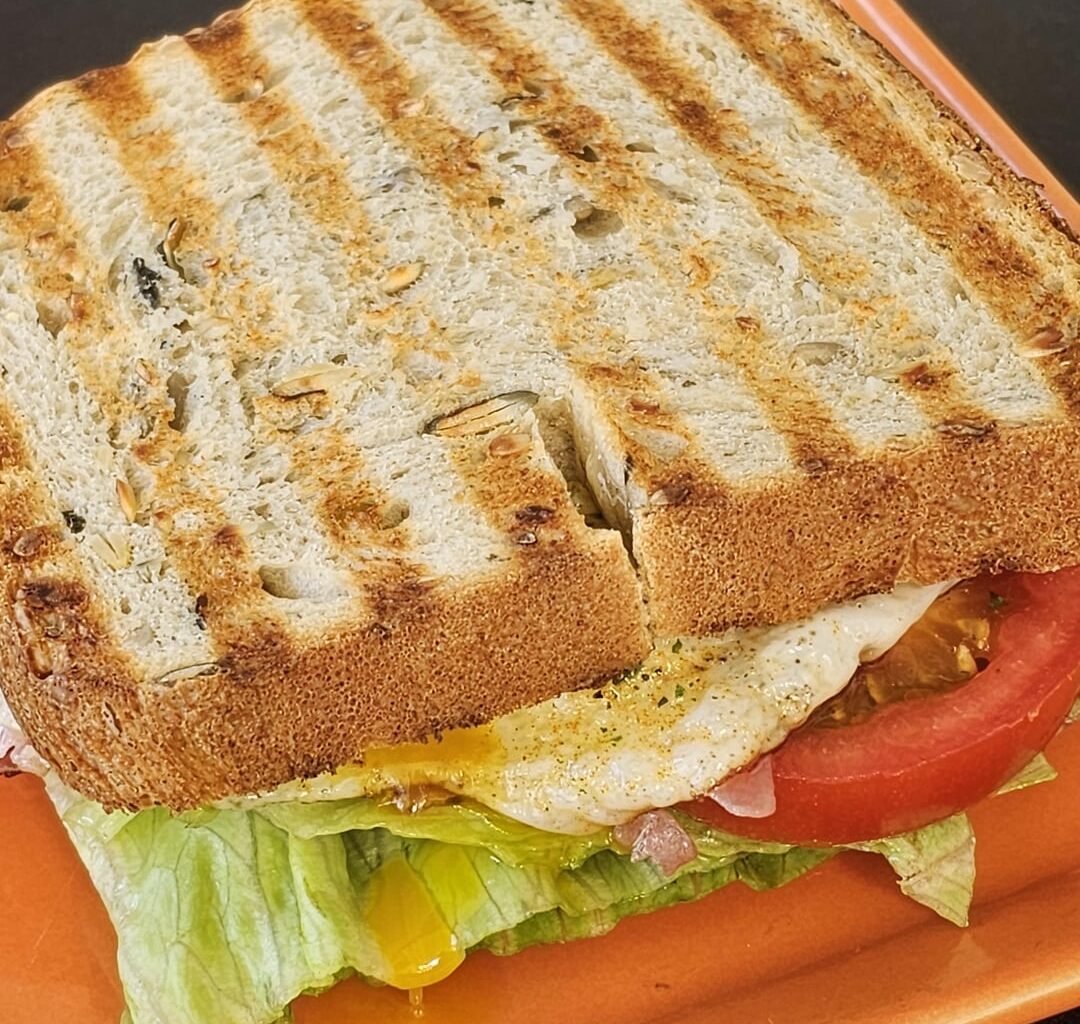 BELT Sandwich (Bacon, Egg, Lettuce, Tomato)