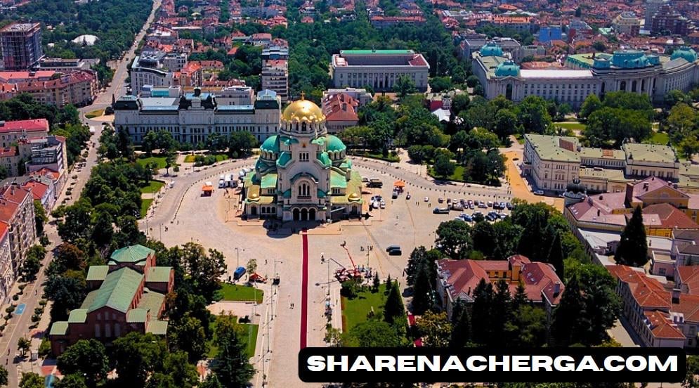 Кадър на Свети Александър Невски (София) от днес, с червения килим