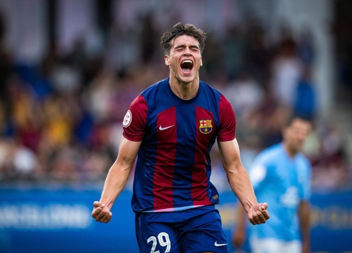 [Fabrizio Romanol Chelsea and Bayern are both showing interest in Barça striker Marc Guiu, available for €6m release clause. Barcelona stil want to keep Guiu with new deal to be discussed but interest now growing. Chelsea, exploring move for Guiu as @GuillemBalague reported.