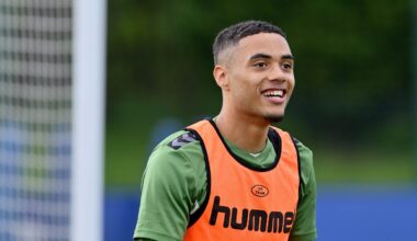 Everton’s Lewis Dobbin in talks over Aston Villa transfer