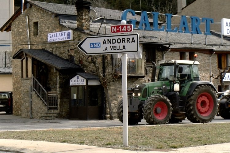 Els pagesos francesos no tancaran l'accés al Pas perquè els catalans tallen tot el dilluns l'entrada a Espanya