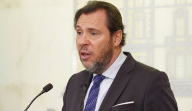 La Policía denunciará a Vito Quiles ante la Fiscalía por difundir la matrícula de un vehículo oficial en su mensaje a Puente