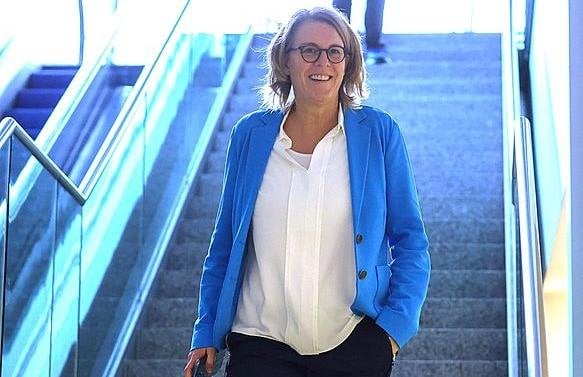 Nach Korb von Veltins: S04-Finanzvorstand Rühl-Hamers entspannt bei Hauptsponsoren-Suche - Frauenmannschaft soll sich langfristig in der Bundesliga etablieren