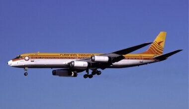 35 years ago today 15 players of the 'Kleurrijk Elftal' died in a plane crash in Suriname, along with 161 others. 3 of the players survived.