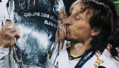 [Romano] Luka Modrić has signed his new contract valid until June 2025, Real Madrid have just counter-signed it. Done, sealed, completed. Modrić stays for one more season.