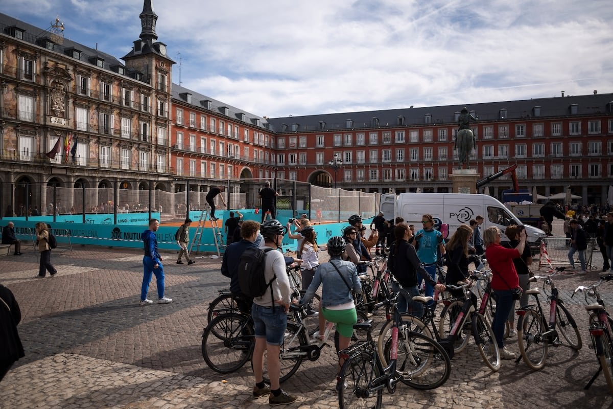 Los ‘influencers’ a los que paga Ayuso para hablar de Madrid: blogueros italianos, ‘instagramers’ americanos o referentes ingleses