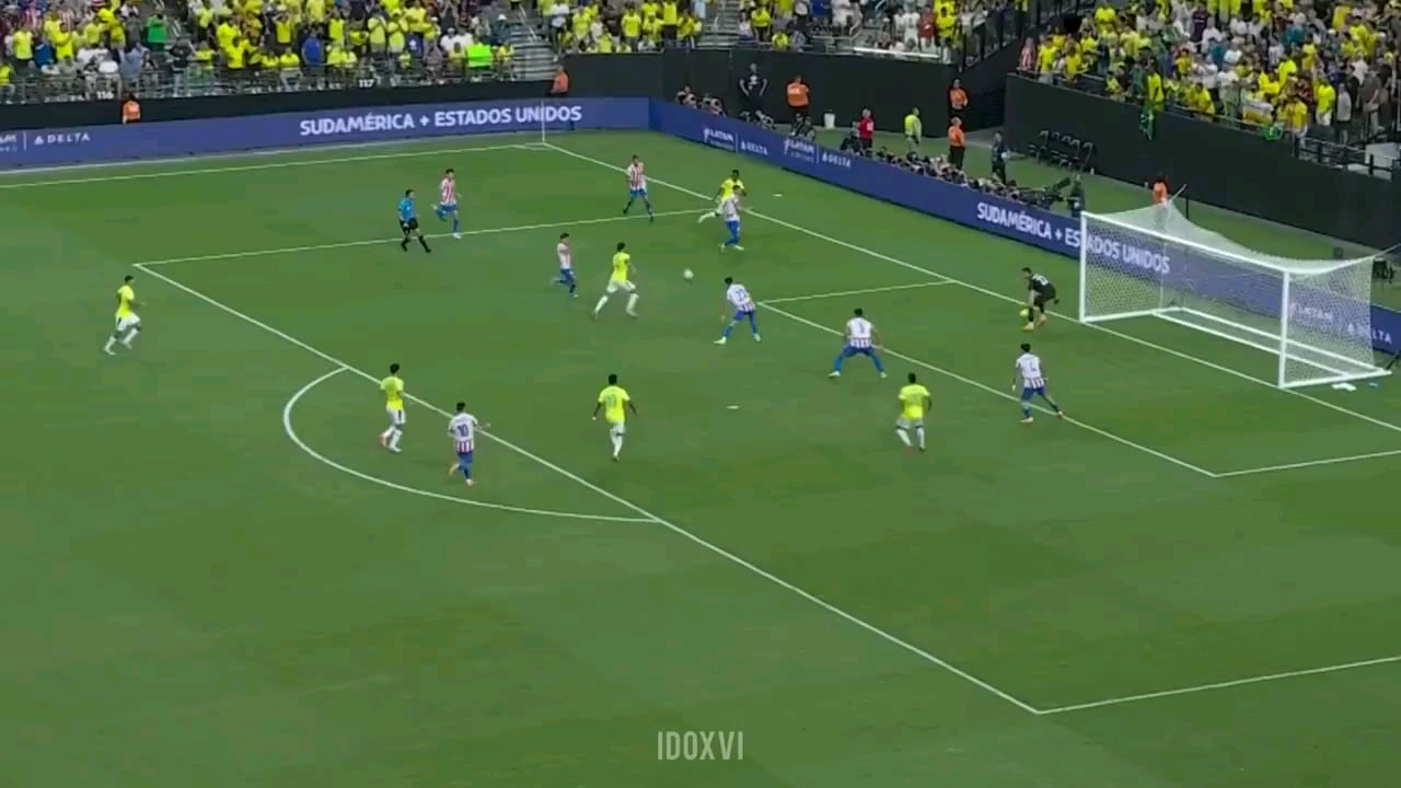 Vinicius Jr vs Paraguay.