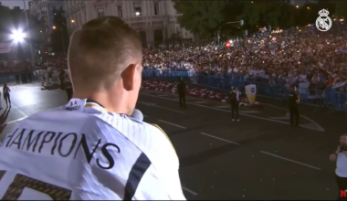 Toni Kroos announces that he's giving his no 8 shirt to Fede Valverde 🤍