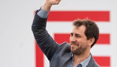 Junts amenaza con retirar su apoyo a Sánchez en Madrid si el PSOE no inviste a Puigdemont en Cataluña
