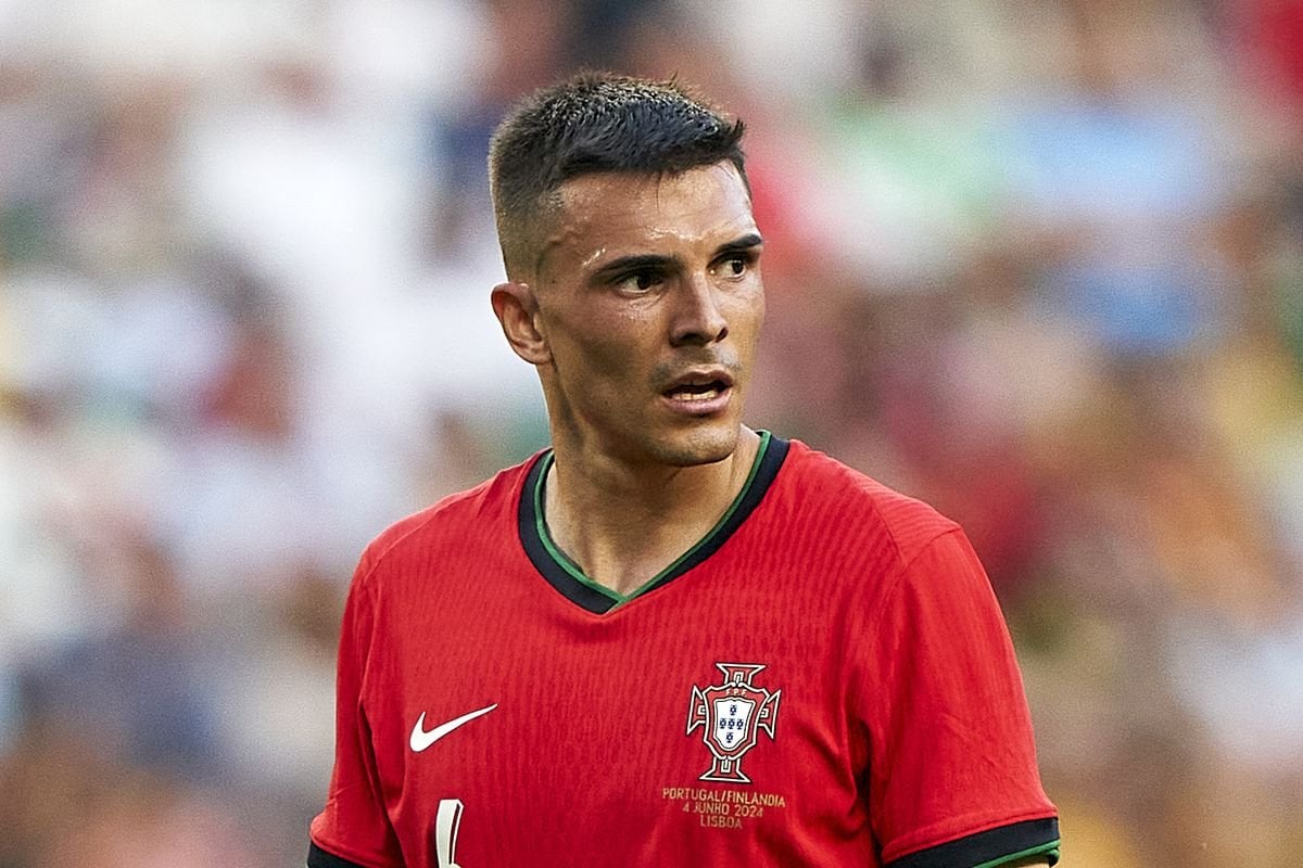 Negotiations between Bayern and Fulham for João Palhinha are 'open, correct and constructive', and both parties are moving closer together. Bayern's idea is to pay 'significantly less' than the €65m fee that was agreed last summer [@FrankLinkesch, @kicker]